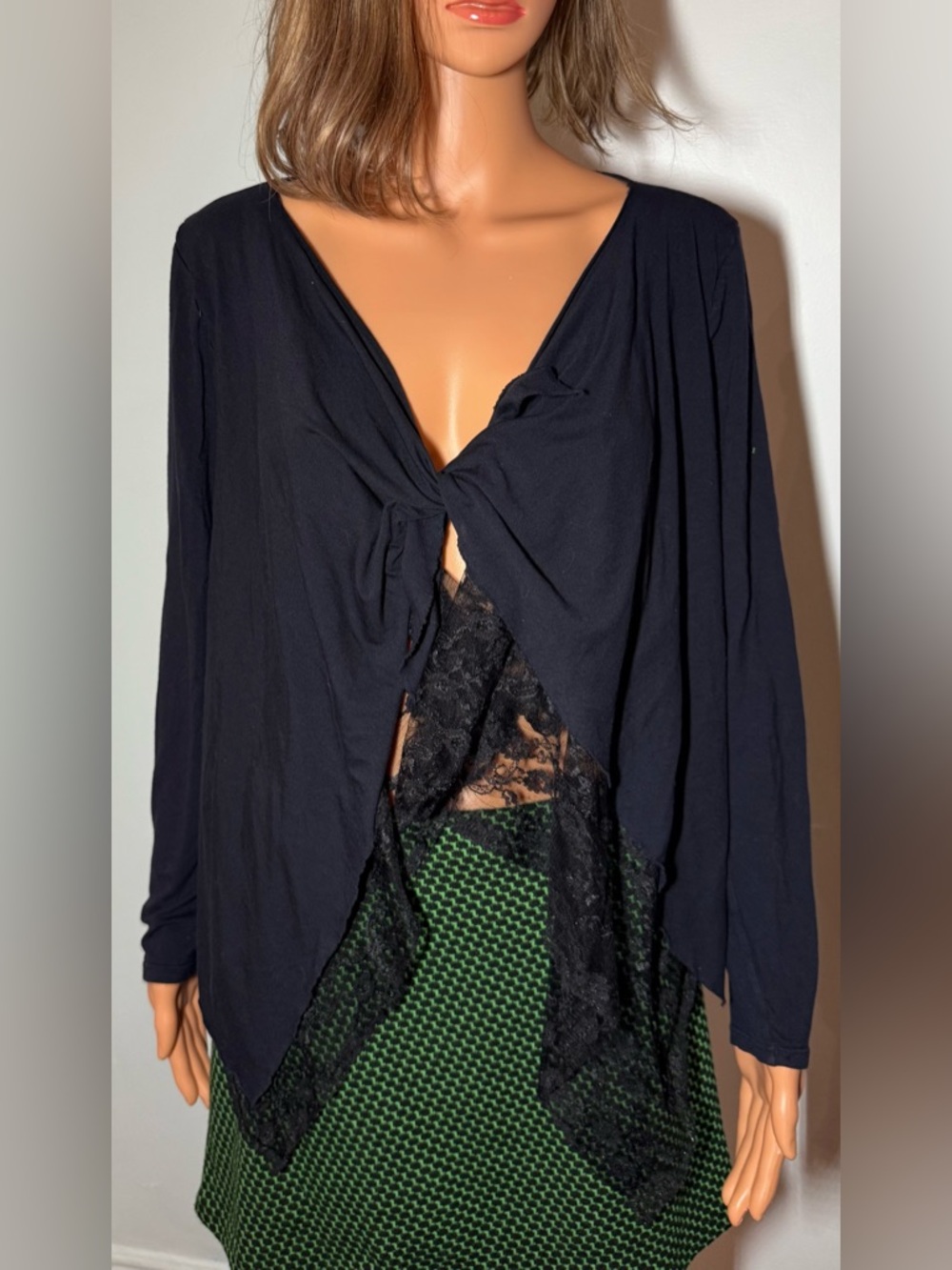 Express chic lace underlay shrug. Sz.M